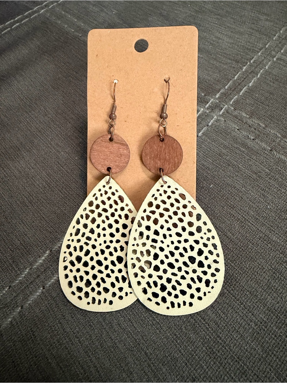 Teardrop Earrings - Cream